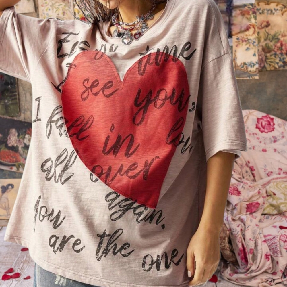 Boutique graphic Heart T-Shirt in Black and Pink Boho Top L READ !